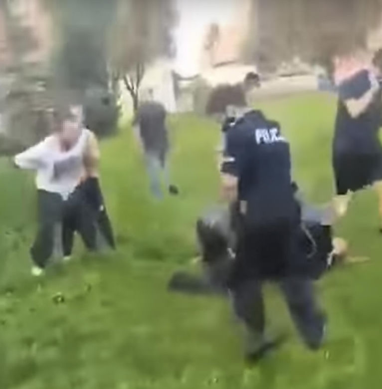Pobili policjantów w Pastuchowie