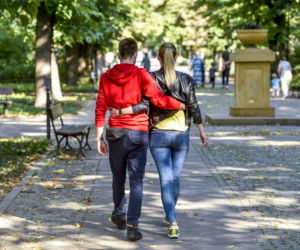 Aktorzy serialu Gliniarze na randce w parku