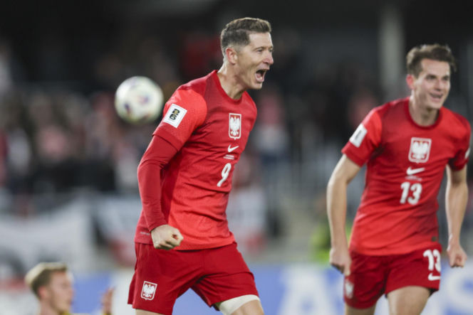 Ujawniono zarobki Roberta Lewandowskiego. Tak wypadł na tle Cristiano Ronaldo