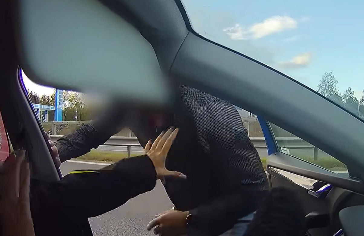 Bił kobietę na autostradzie, bo jechała zgodnie z przepisami! Wszystko nagrała jej 8-letnia córka