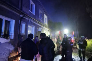 Pożar mieszkania w bloku przy ul. Wołowej w Tuchowie. Ewakuowano 13 osób