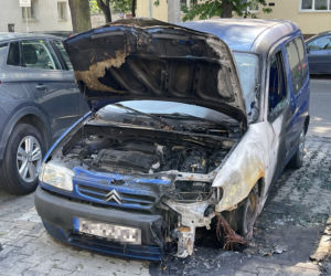 Potworne krzyki i wielki huk. Ktoś wysadził samochody na Saskiej Kępie?