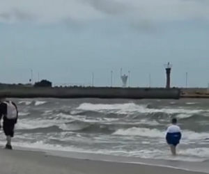 Jak zgubić dziecko na plaży? Właśnie tak! Dyrektor SAR pokazał szokujące nagranie: „Opamiętajcie się!”