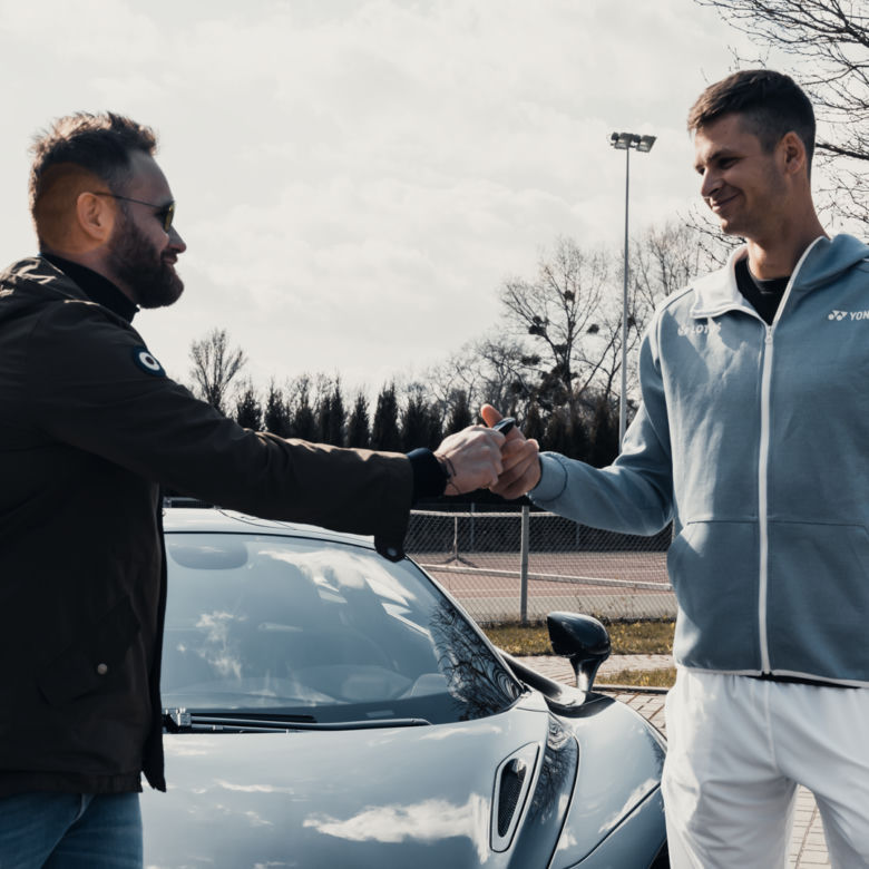 Hubert Hurkacz w McLarenie 720S Coupe