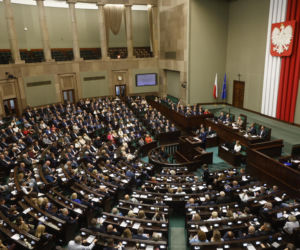 Jak wyglądałby podział mandatów, gdyby wybory odbyły się dziś? Zaskakujący scenariusz