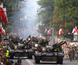 Wielka defilada w Warszawie. To Lech Kaczyński rozpoczął wojskowe pokazy w 2007 roku