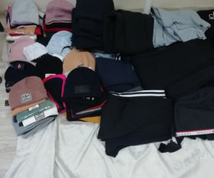 Handlowali podróbkami na bazarze. W ofercie zegarki, perfumy, ubrania znanych marek 