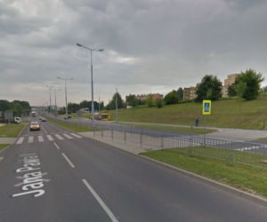 ul. Jana Pawła II, k. Lidla - potrącenia na przejściu