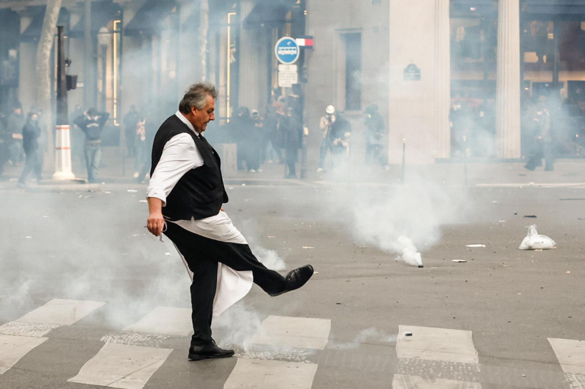 Francja płonie, Macronowie się bawią! Te zdjęcia oburzyły Francuzów