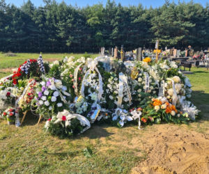 Grób ofiar wypadku w Jamnicy. Marzena i Mariusz osierocili trójkę dzieci [ZDJĘCIA]