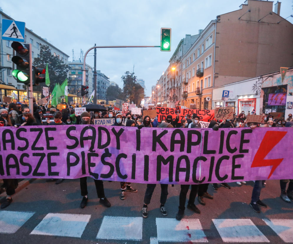 STRAJK KOBIET 28.10.2020. Protesty znów zablokują cały kraj [RELACJA NA ŻYWO]
