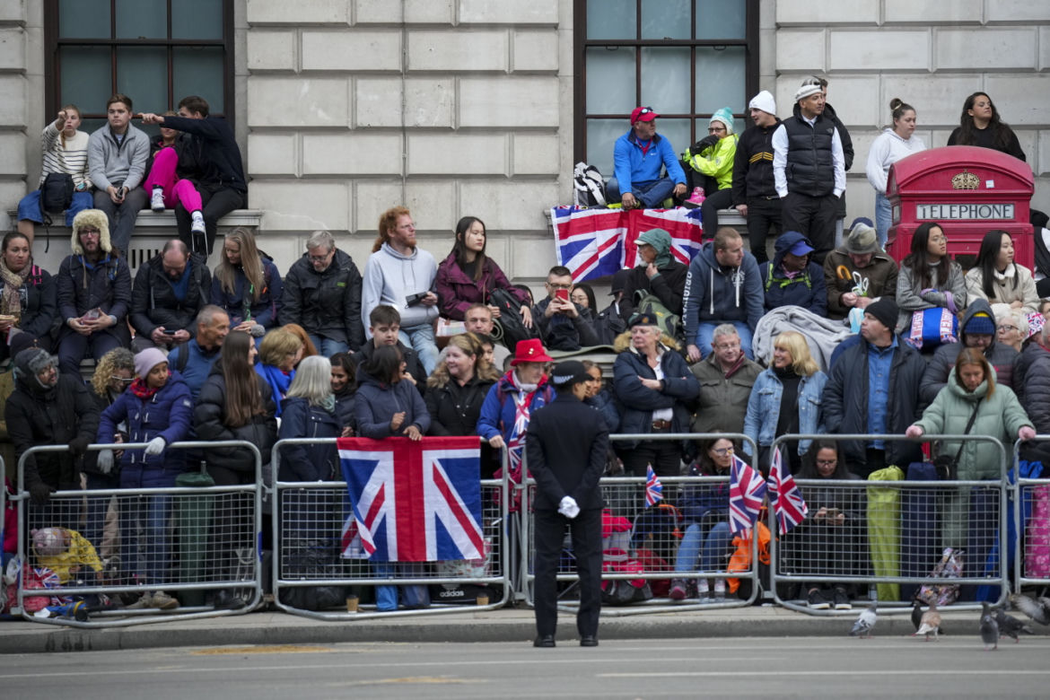 Pogrzeb królowej Elżbiety II. Tłumy przed Opactwem Westminsterskim