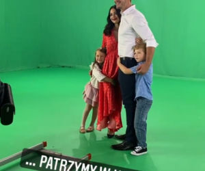 Nowa czołówka M jak miłość. Marcin (Mikołaj Roznerski), Iza (Adriana Kalska), Szymek (Staś Szczypiński), Maja (Laura Jankowska)