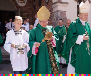 Bobrówka. Abp. Sławoj Leszek Głódź przyjechał w rodzinne strony. Obchodził ważną uroczystość [ZDJĘCIA]