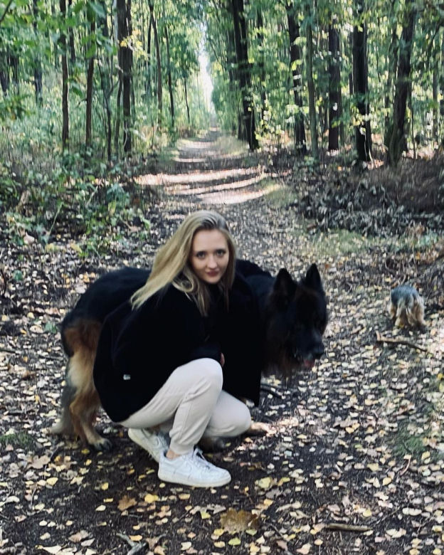 Grażyna Szapołowska na spacerze z rodziną