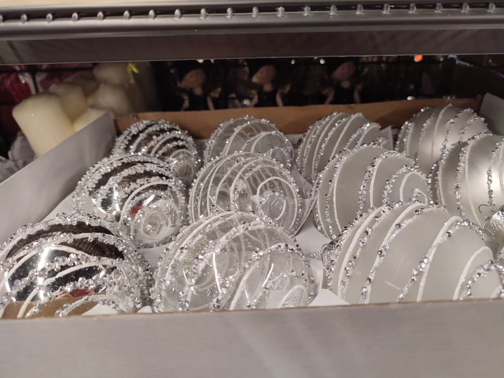 Bożonarodzeniowe ozdoby już w sklepach! Co kupimy w sklepie Tedi czy Kik? [ZDJĘCIA]