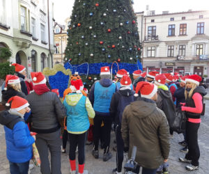 Miał rower i mnóstwo pomocników. Święty Mikołaj odwiedził plac Kazimierza