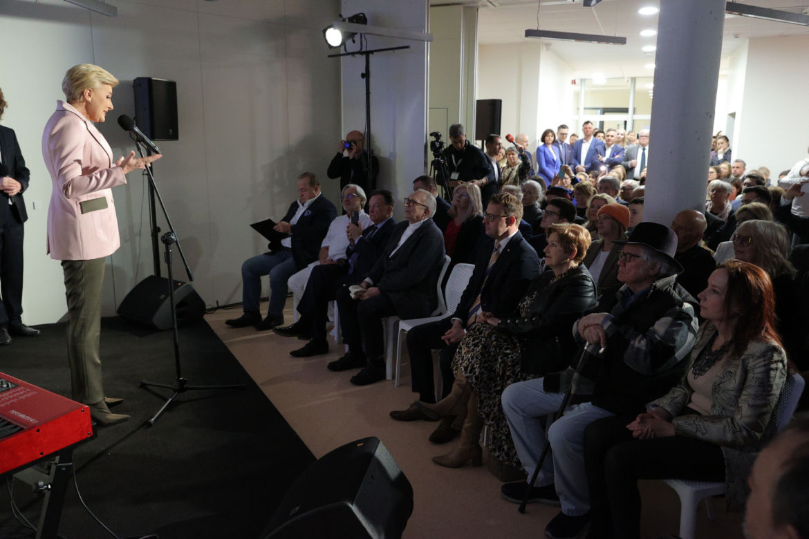 Budzik już może budzić dorosłych. Klinika dla osób w śpiączce już otwarta!