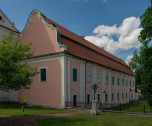 To jedno z najpiękniejszych miast Małopolski. W średniowieczu było wsią, w której mieszkali zakonnicy z Jerozolimy