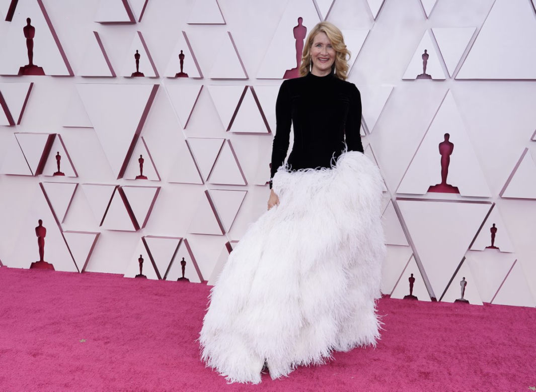  Laura Dern