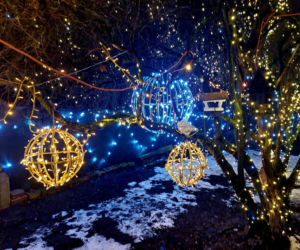 Dom bydgoskich Griswoldów znów rozbłysł. Powieśiliśmy 300 tysięcy lampek. Przygotowywaliśmy jej od lipca!