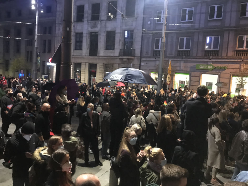 Protest kobiet w Katowicach. Tłumy strajkują przeciwko zakazowi aborcji