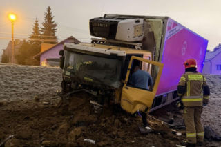 Zderzenie ciężarówki z busem pod Krakowem. Są ranni, na DK94 występują utrudnienia
