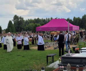 Pogrzeb ofiar zabójstwa w Borowcach. Gianni pożegnał swoich bliskich [ZDJĘCIA]