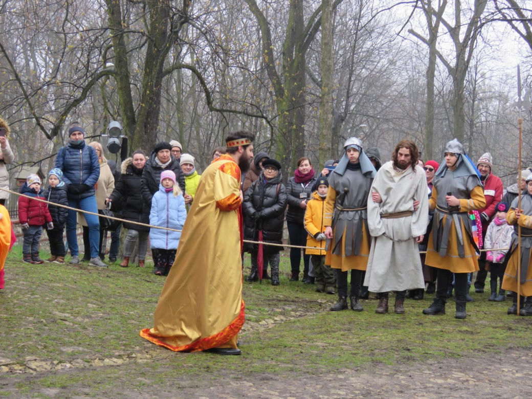 Misterium Męki Pańskiej na kalwaryjskim wzgórzu w Piekarach Śląskich