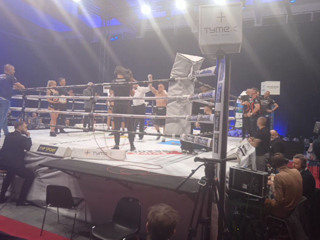 Złotów Boxing Night za nami. Emocjonujące pojedynki rozgrzały Złotów