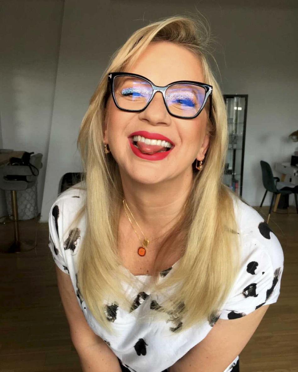 Marzena Rogalska pozuje topless i zachwyca stylizacjami. Trudno uwierzyć, że ma 52 lata
