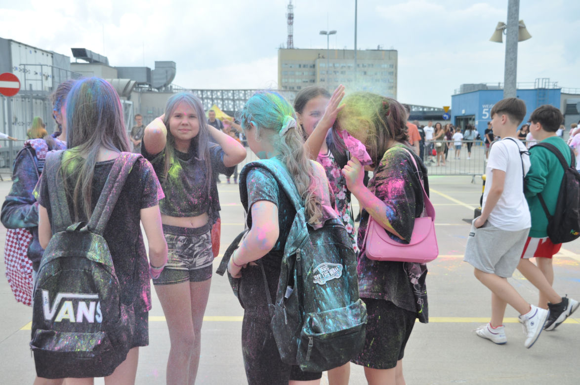 Festiwal kolorów w Kielcach. Szalona zabawa na dachu Galerii Korona