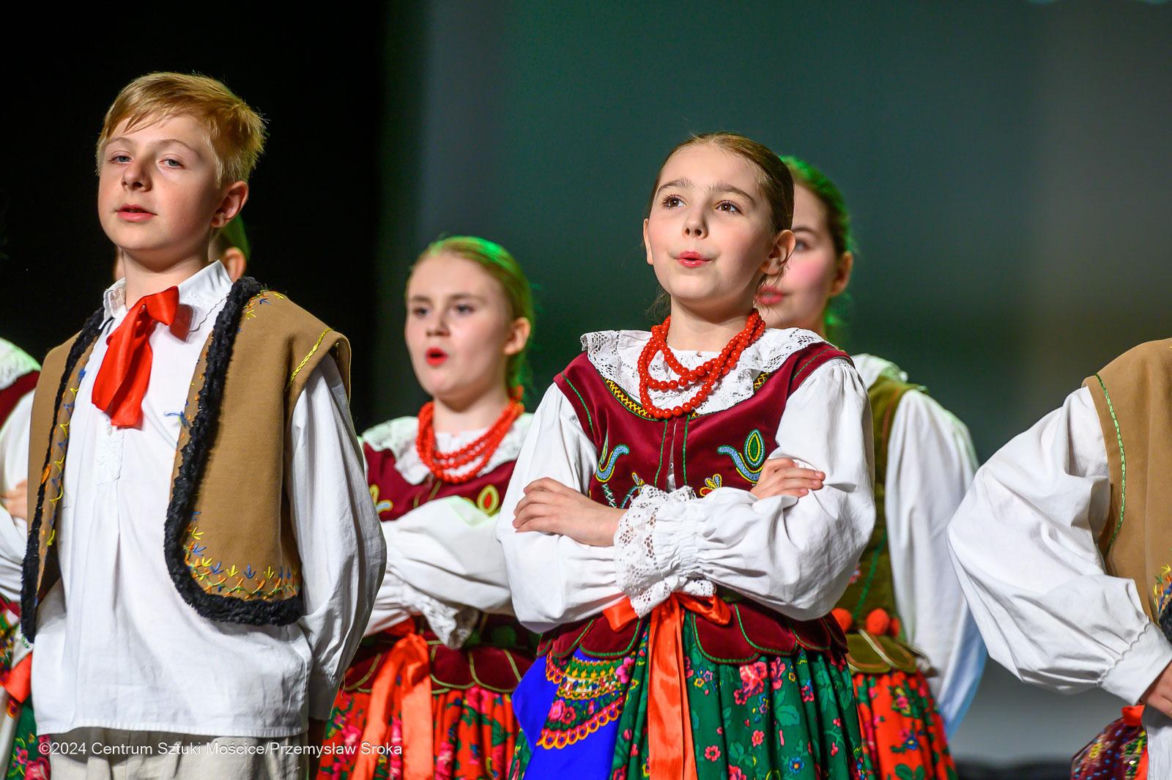Koncert wielkanocny Zespołu Pieśni i Tańca Świerczkowiacy w Centrum Sztuki Mościce