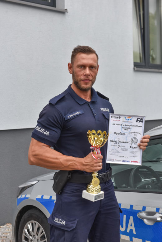 Policjant z Inowrocławia to prawdziwy terminator. Łączy pracę z kulturystyką