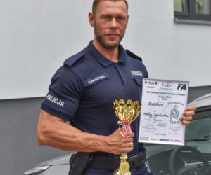 Policjant z Inowrocławia to prawdziwy terminator. Łączy pracę z kulturystyką