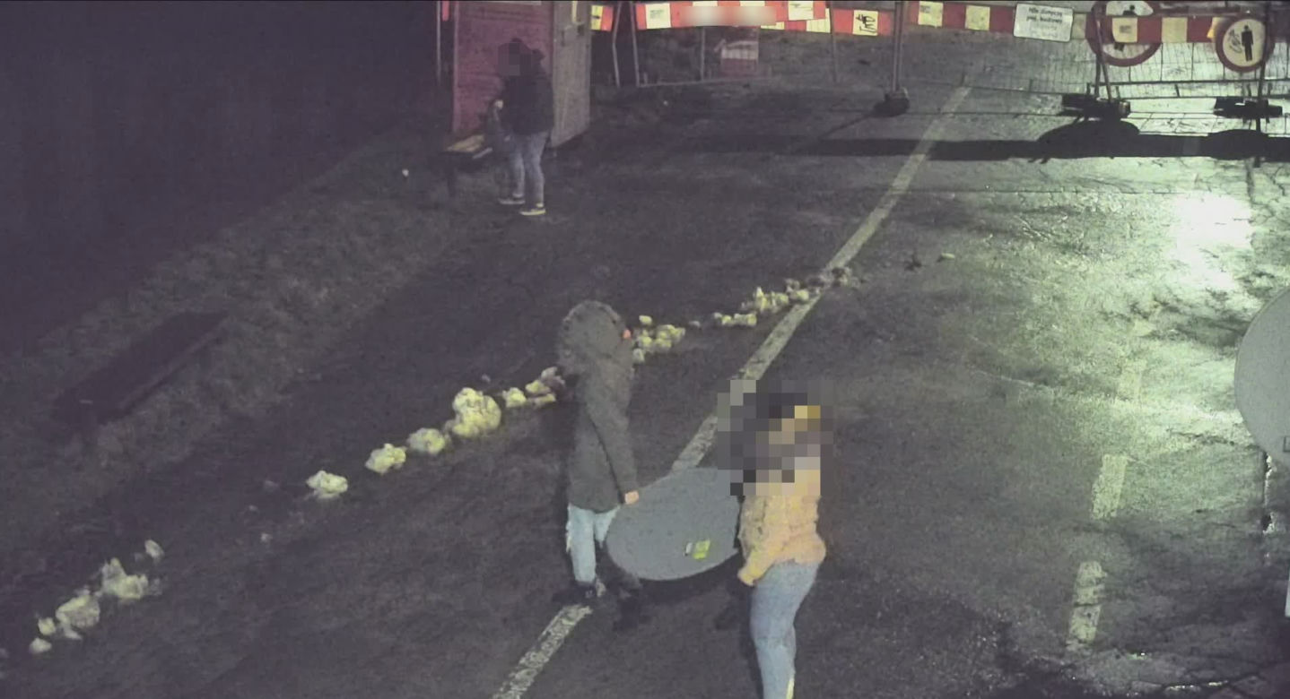Myślały, że nikt nie widzi, a wszystko się nagrało. Kuriozalna kradzież w Krakowie