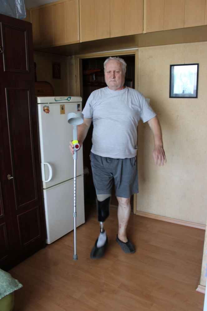 Pan Leszek wpadł pod tramwaj i stracił nogę. Walczy o rentę przed sądem