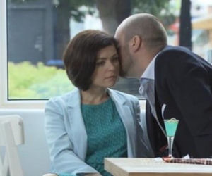 M jak miłość odc. 1012. Robert Lubiński (Tomasz Borkowski), Kinga Zduńska (Katarzyna Cichopek)