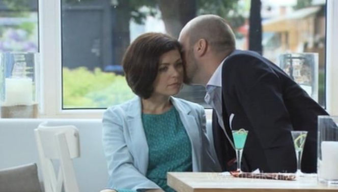 M jak miłość odc. 1012. Robert Lubiński (Tomasz Borkowski), Kinga Zduńska (Katarzyna Cichopek)