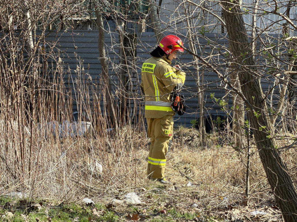 Dym nad centrum handlowym w Warszawie