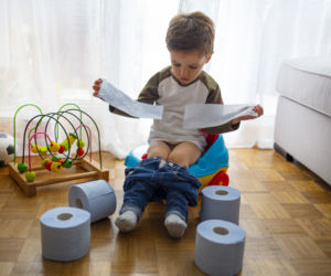  Jak nauczyć dziecko podcierania się? Pedagożka: zacznij od tych trzech zabaw