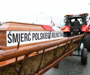 Wściekli rolnicy wyszli na drogi