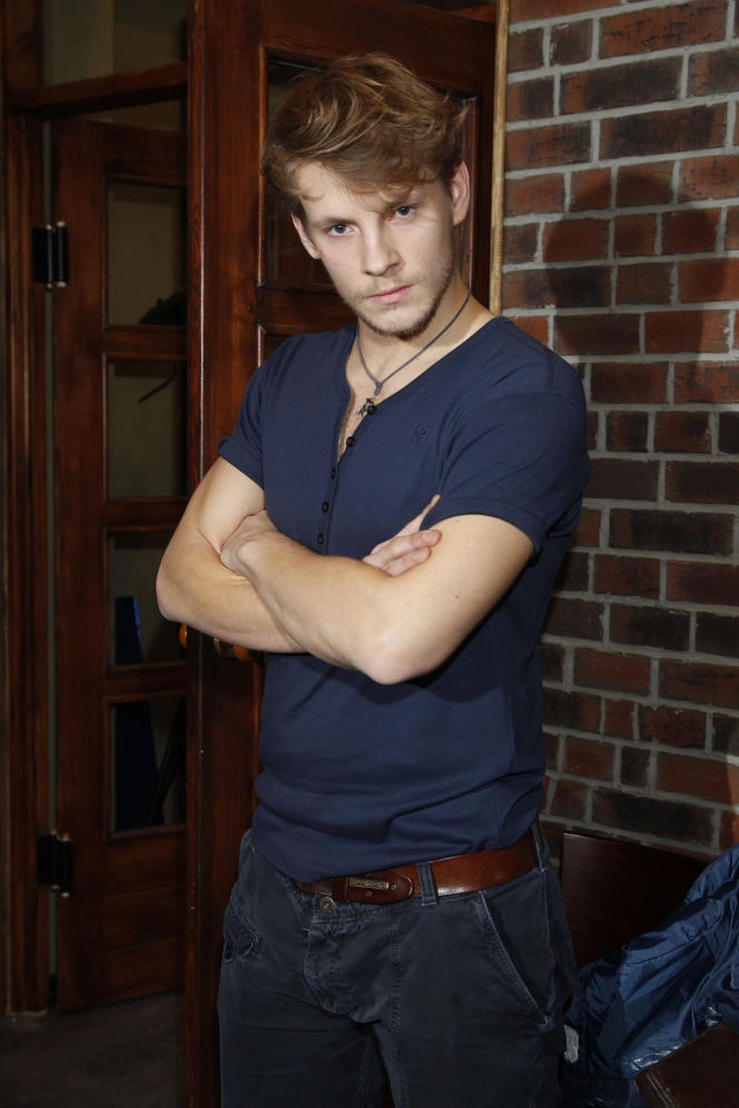 Sebastian Fabijański przeszedł ogromną metamorfozę. Kiedyś twardziel, dziś podbija taneczny parkiet