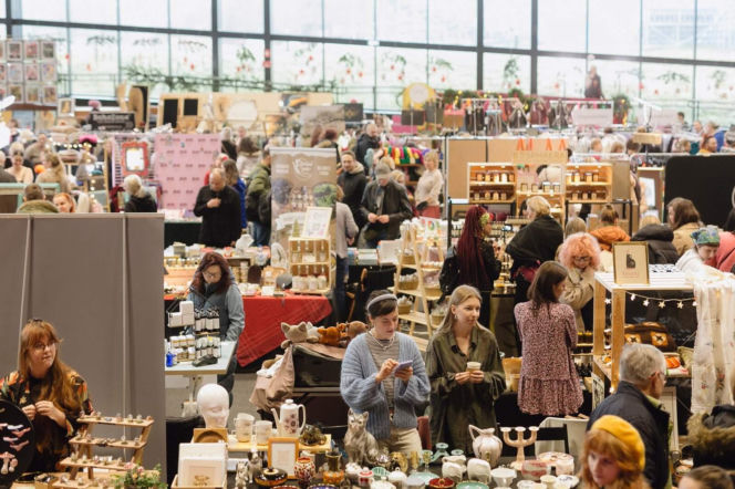 KIERMASH i najpiękniejsze świąteczne prezenty czekają w Mikołajki w Krakowie