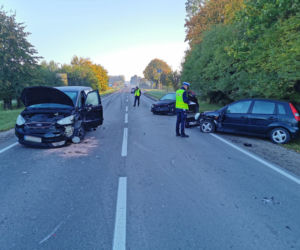 Olsztynek. Karambol czterech samochodów na DK 58. Ulica Mrongowiusza zablokowana [ZDJĘCIA]