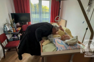 Zmarł ks. Jan Sobczak, niedawno rozpoczął 100 rok życia. Wzruszający gest kard. Krajewskiego