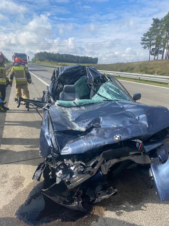 BMW zderzyło się z tirem na autostradzie A2
