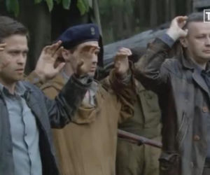 CZAS HONORU 5, odc. 61. Bronek Woyciechowski (Maciej Zakościelny), major Krawiec (Wojciech Majchrzak)
