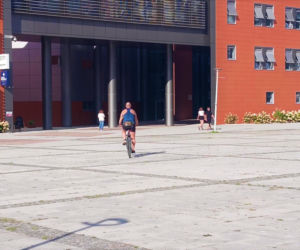 Plac przed Netto Areną przed zmianami