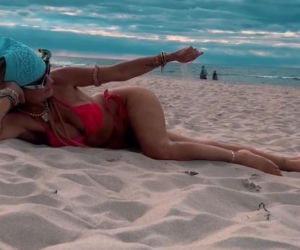 Kotońska podsumowuje wakacje w minibikini. Co za ciało!